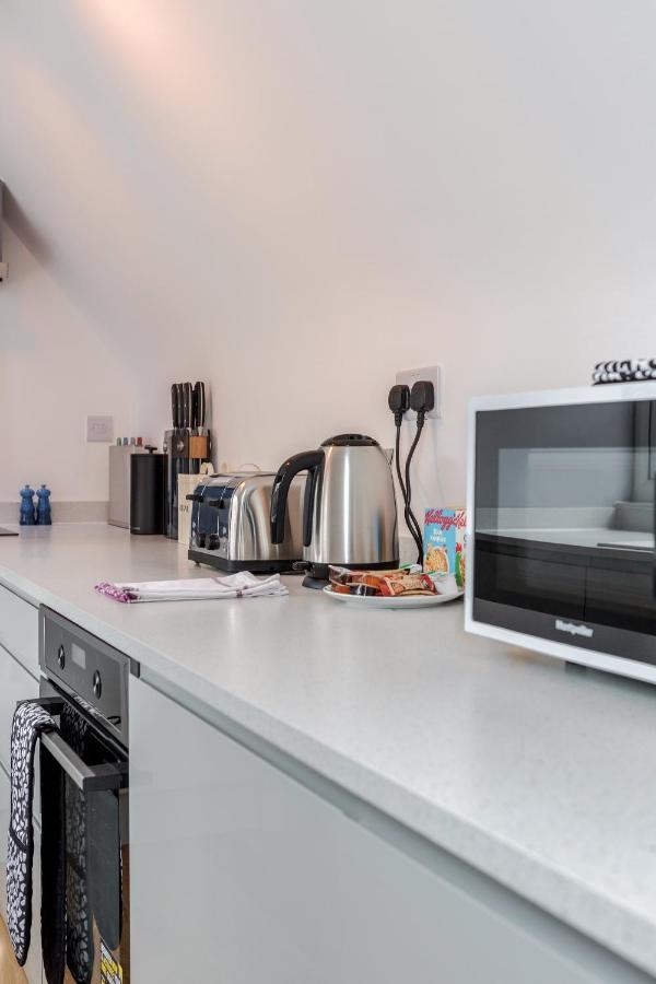 The Gem Of Central Winchester - Sleeps 4 Exterior photo
